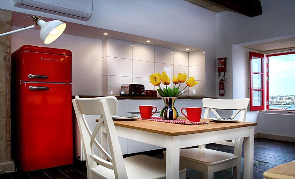 Luciano Valletta Studio - Self Catering room 2