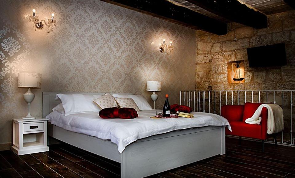 Luciano Valletta Studio - Self Catering room 3
